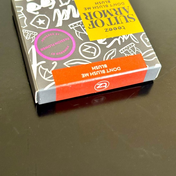 teez SUIT OF ARMOR DON’T BLUSH ME BLUSH - Picture 1 of 5